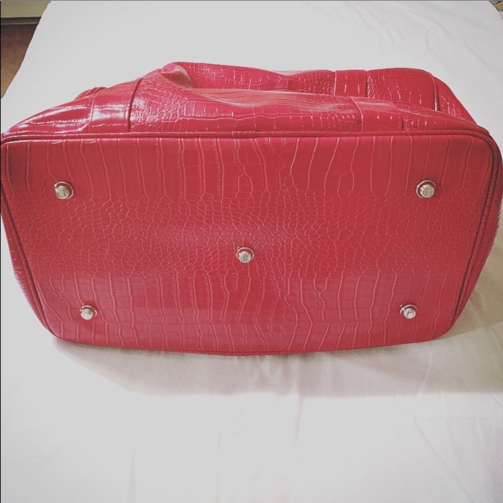 Red Weekender carry on bag - Picture 7 of 8